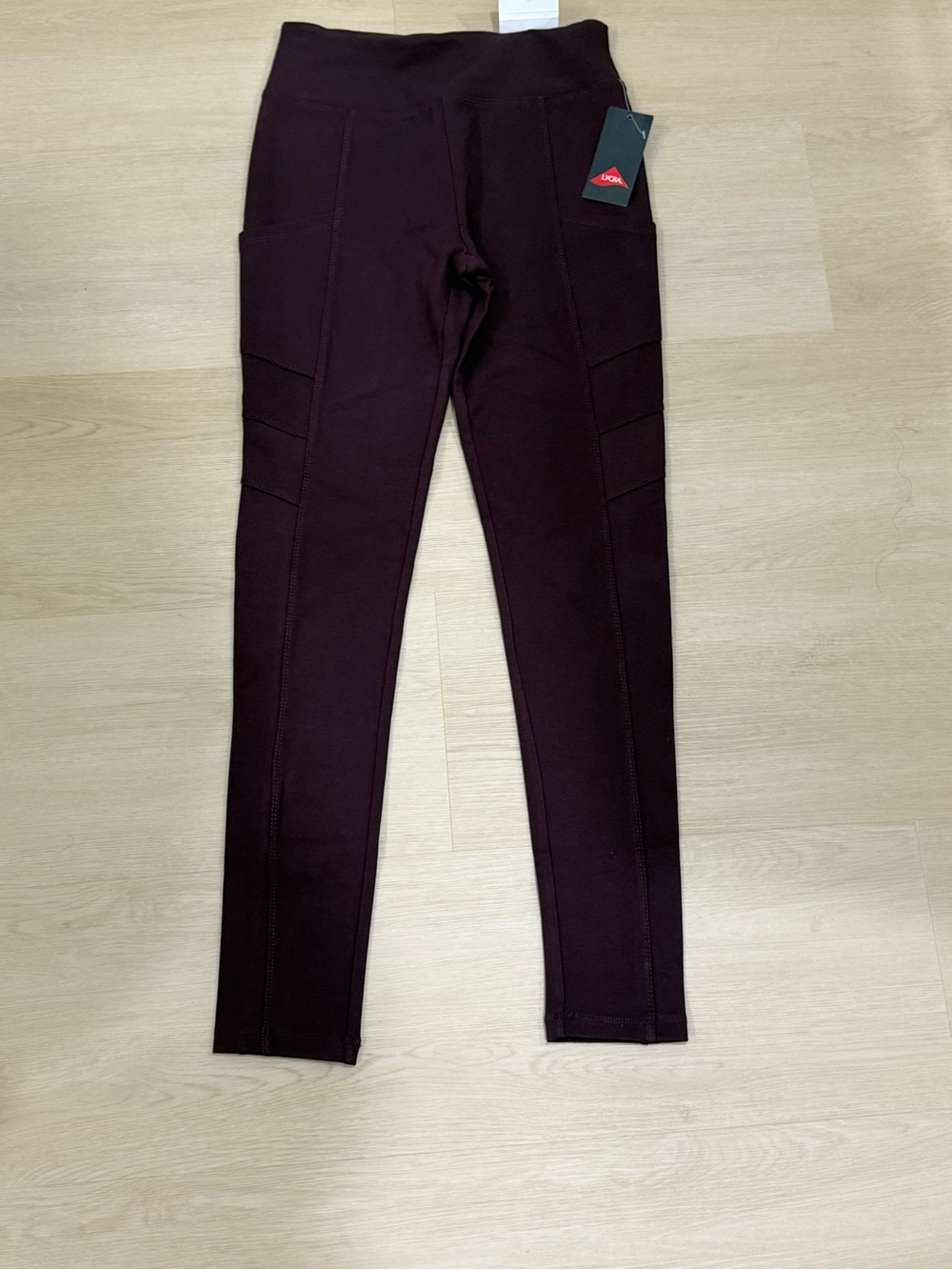 Woman Burgundy Active Leggings, size Small